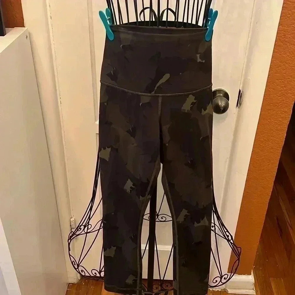 Lululemon Cropped Leggings-Sz 2